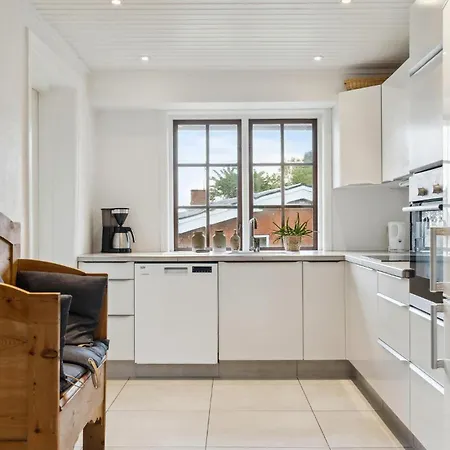 بيت للعطل Stunning In With Kitchen هيسوليئيار