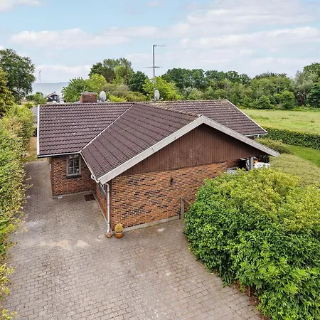 Дом отдыха Lovely In With Wifi Hesselager